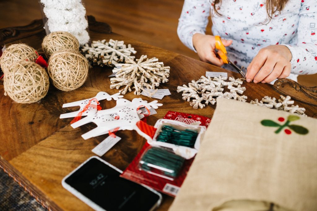 5 Unique Handmade Holiday Gifts You Can Help Children Make for Their