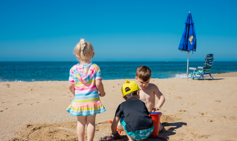 Sensational Career Nanny Needed Full Time in Pacific Palisades for 3 kids! 79k-86k/year!!